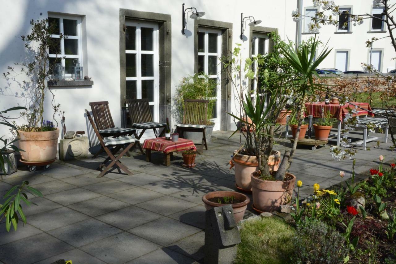 Stiftsherrenhaus Münstermaifeld Exterior foto